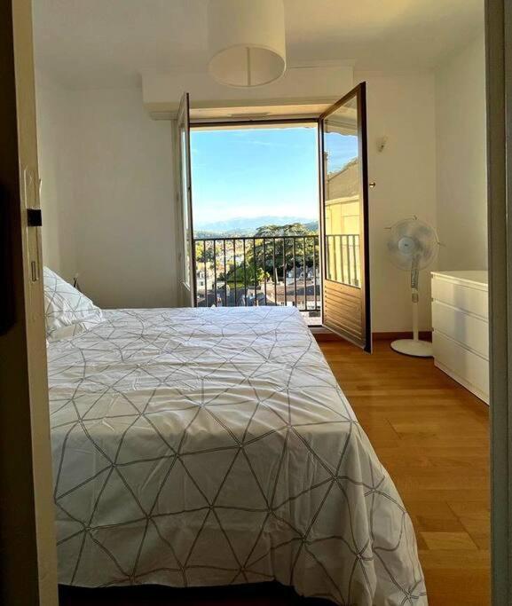Pau Centre Vue Sur Les Pyrenees Pour 2 Nuits Au Minimum 아파트 외부 사진